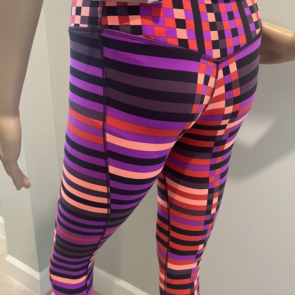 Nike Dry Fit Tight Training Pants in Mulit Colorblock Wicking Fabric. Si… - Picture 6 of 16